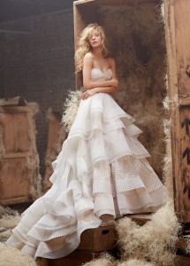 hayley-paige-bridal-english-net-geometric-natural-ball-gown-twist-sweetheart-horsehair-tiered-chapel-6400_zm