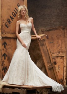 hayley-paige-bridal-lace-fit-to-flare-lingerie-strap-english-net-ruched-godets-bow-natural-waist-chapel-6404_zm